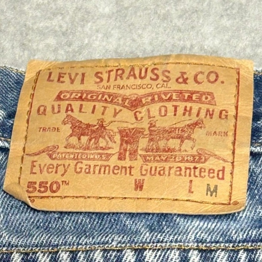 Levi's 550 Relaxed Fit Tapered Leg Blue Women 16 M High Waisted Vintage Denim